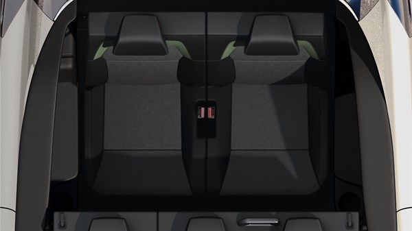 Внатрешноста на Dacia Jogger покажува распоред од седум седишта во три реда, со акцент на задниот ред седишта.