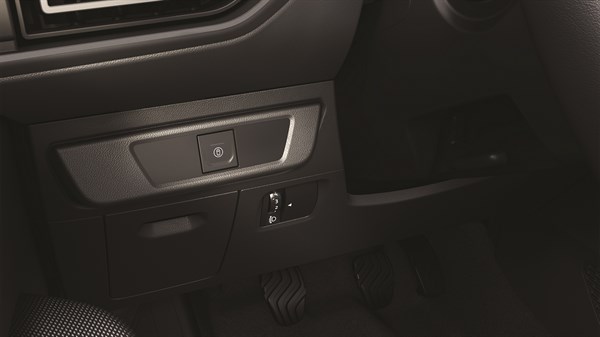 Sandero - My Safety прекинувач за лесна контрола на помошните системи додека возите