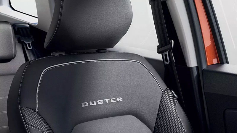 <strong>Ергономски седишта</strong><br /><br />Уживајте во патувањето во новата Dacia Duster со 5 редизајнирани седишта во целосна големина, опремени со уште поудобни потпирачи за глава.