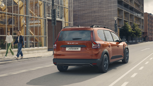 <strong>Најновата технолошка експертиза на Dacia
</strong><br /><br />Новиот Dacia Jogger е опремен со најновата технологија на Dacia. Системите за помош на возачот од новата генерација обезбедуваат загарантирана безбедност и непречено маневрирање.